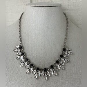 Sparkly silvertone rhinestones statement necklace